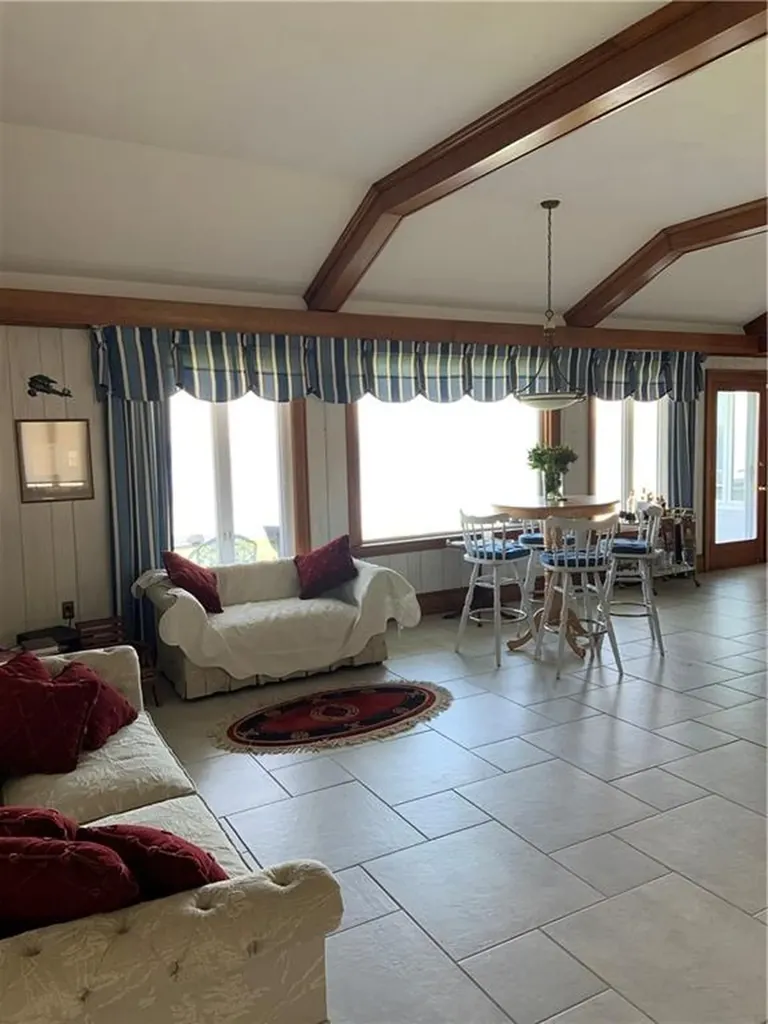 180 Bayview Avenue Portsmouth RI 02871