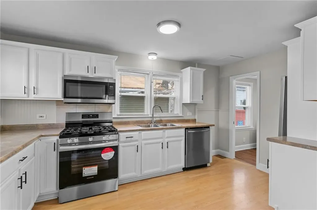 22 Standish Avenue Providence RI 02908