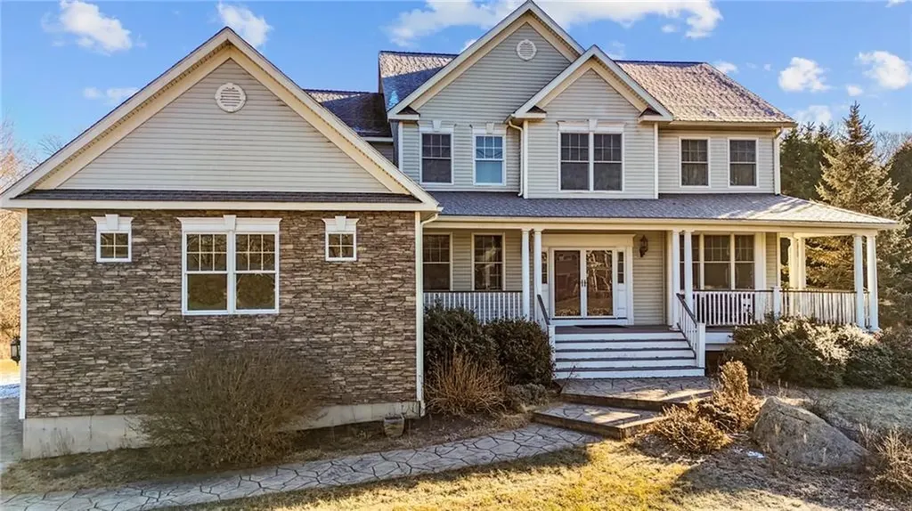 204 Touisset Road Warren RI 02885