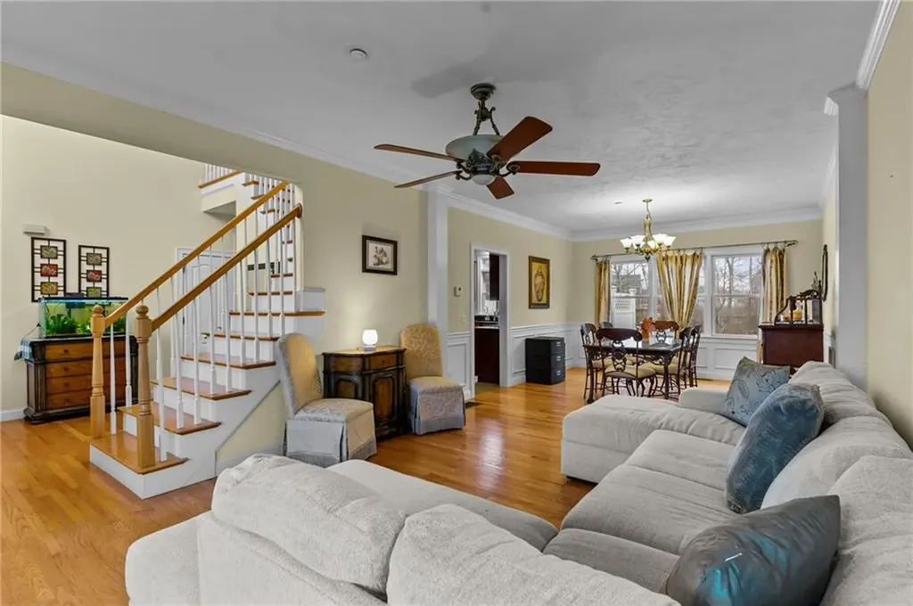 204 Touisset Road Warren RI 02885