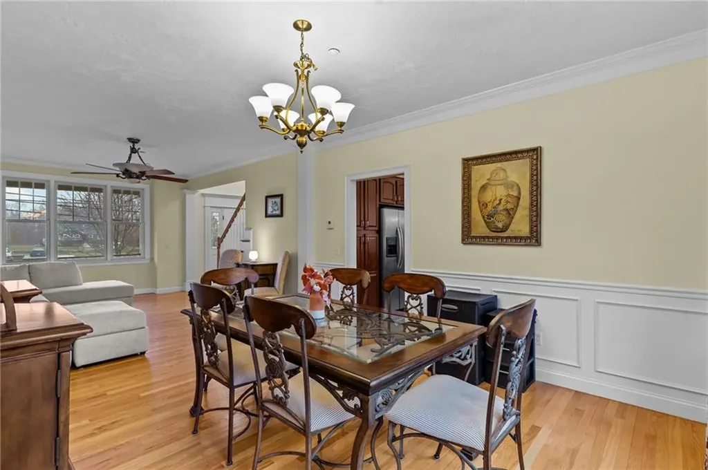 204 Touisset Road Warren RI 02885