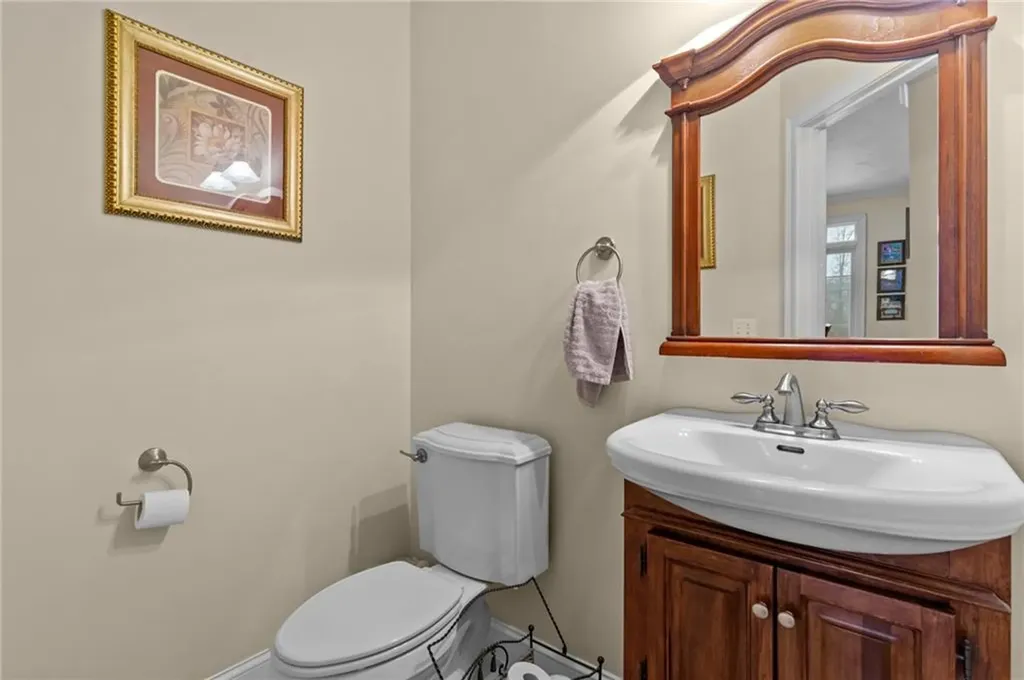204 Touisset Road Warren RI 02885
