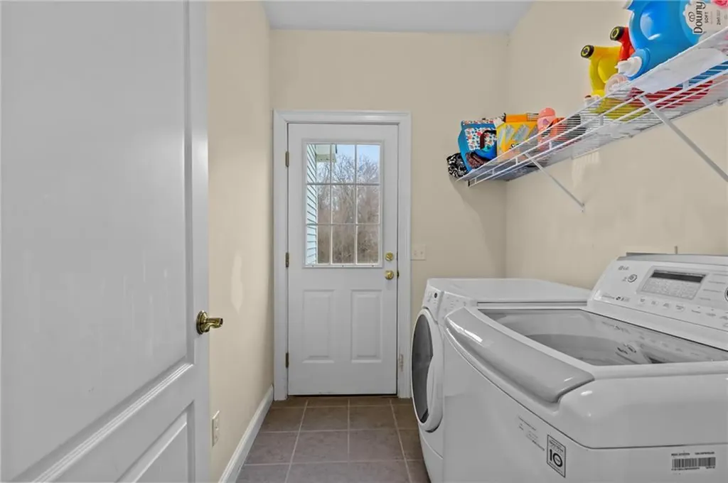 204 Touisset Road Warren RI 02885