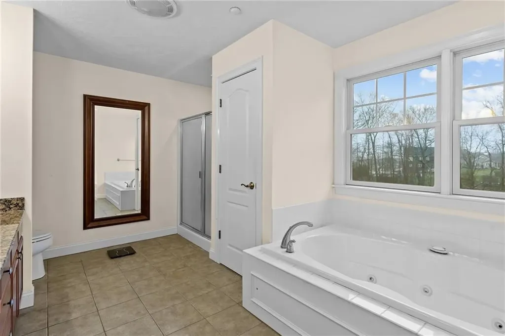 204 Touisset Road Warren RI 02885