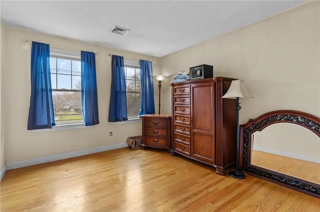 204 Touisset Road Warren RI 02885
