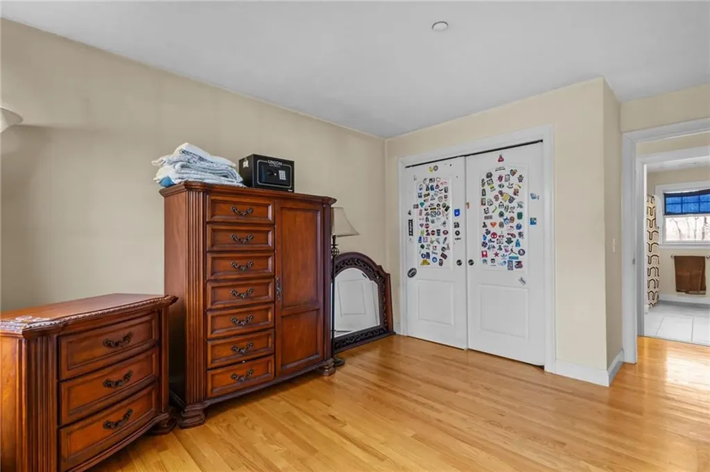 204 Touisset Road Warren RI 02885