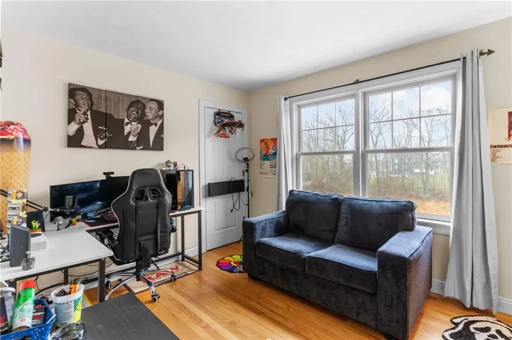 204 Touisset Road Warren RI 02885