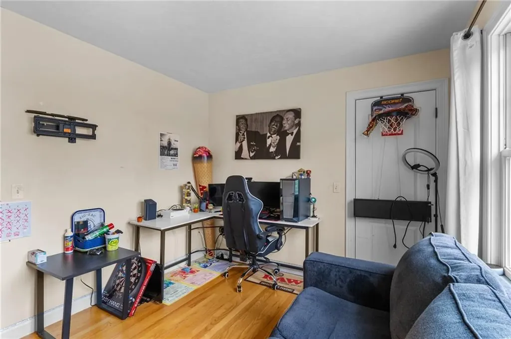 204 Touisset Road Warren RI 02885