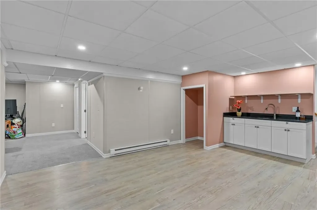 204 Touisset Road Warren RI 02885