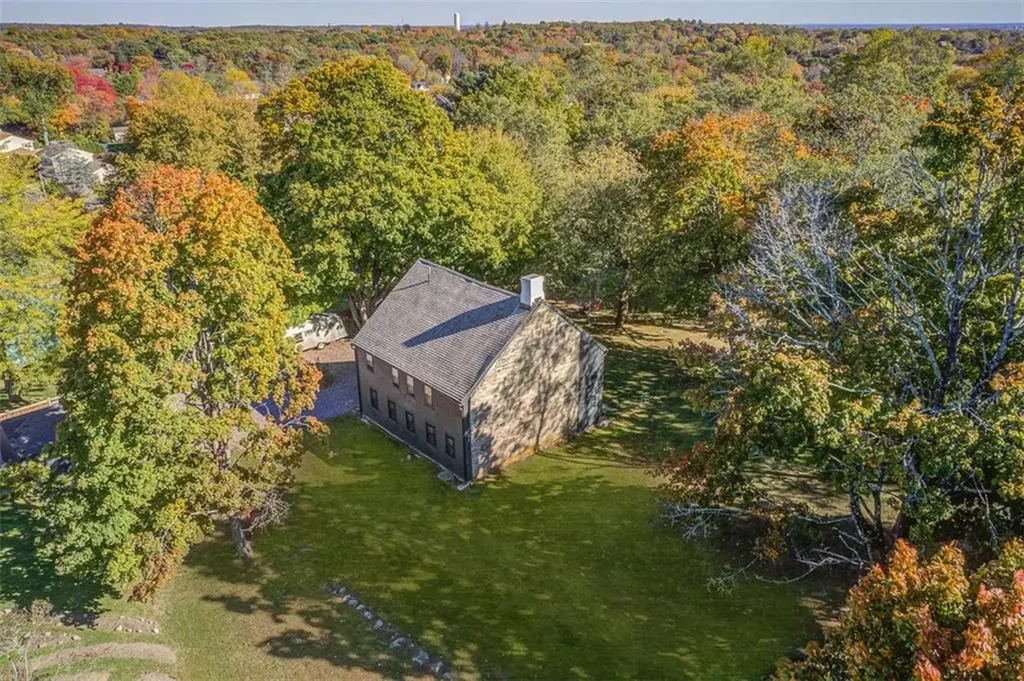 1147 Great Road Lincoln RI 02865