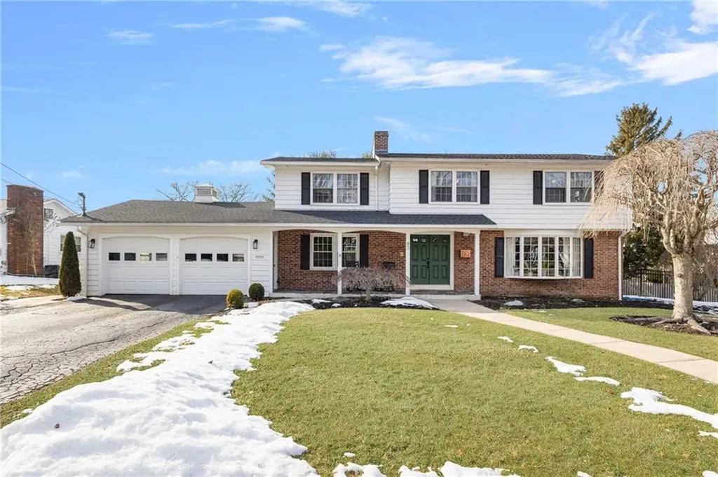 83 Freedom Drive Cranston RI 02920