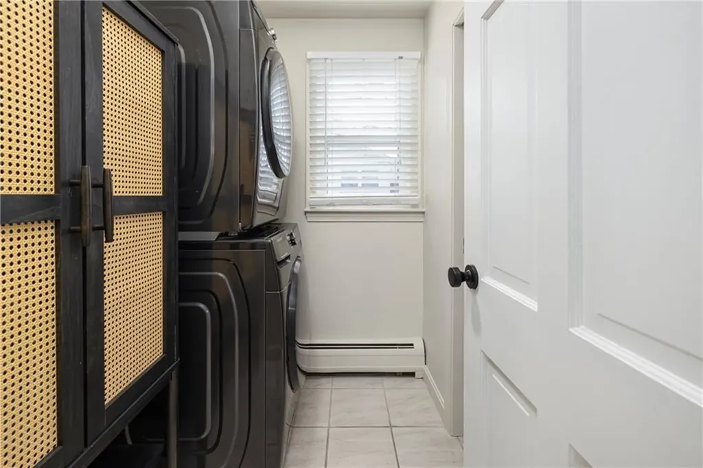 83 Freedom Drive Cranston RI 02920