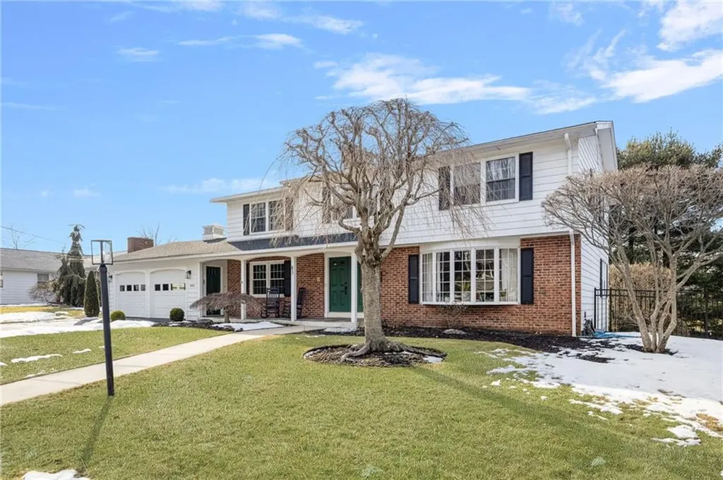 83 Freedom Drive Cranston RI 02920