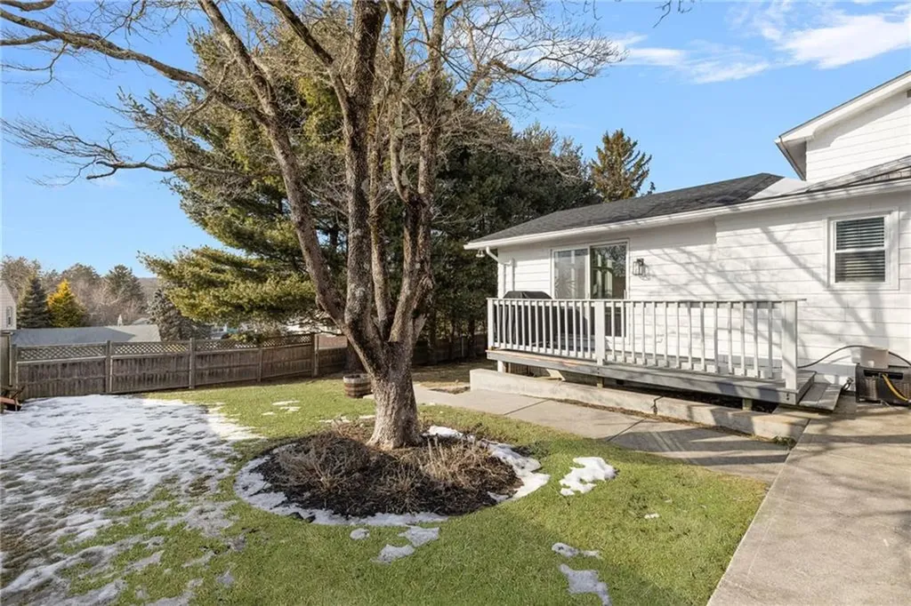 83 Freedom Drive Cranston RI 02920