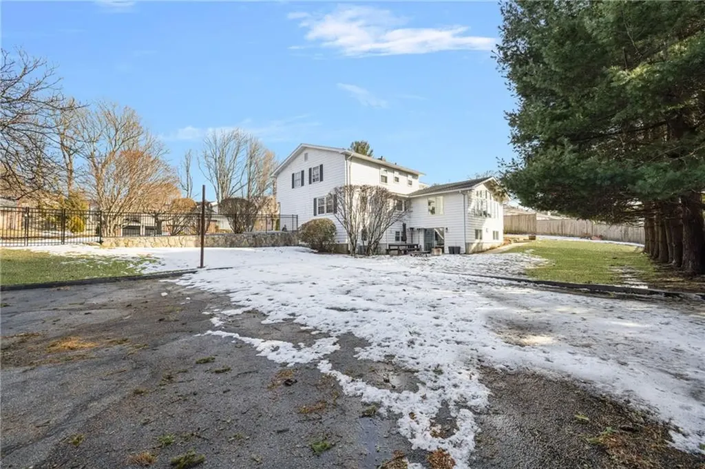 83 Freedom Drive Cranston RI 02920