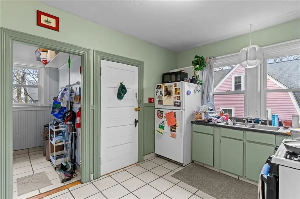 14 16 Phillips Street Providence RI 02906