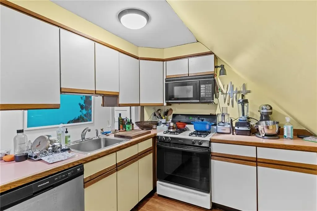 14 16 Phillips Street Providence RI 02906