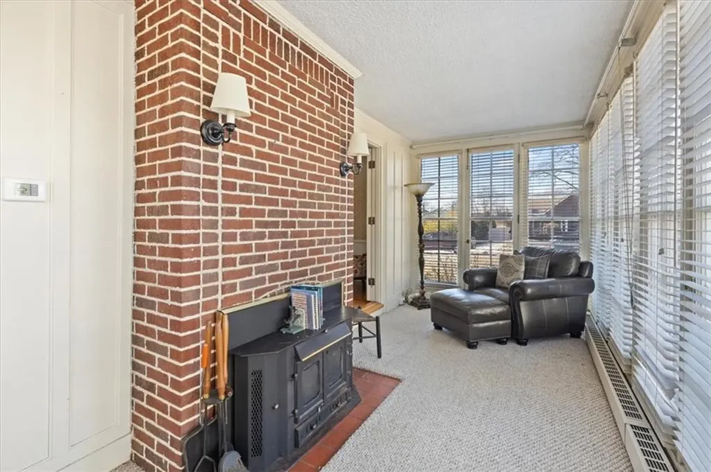 116 Glen Road Woonsocket RI 02895