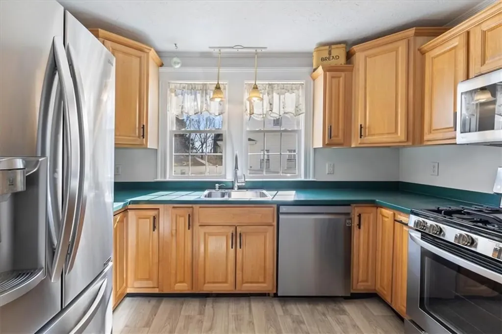 116 Glen Road Woonsocket RI 02895