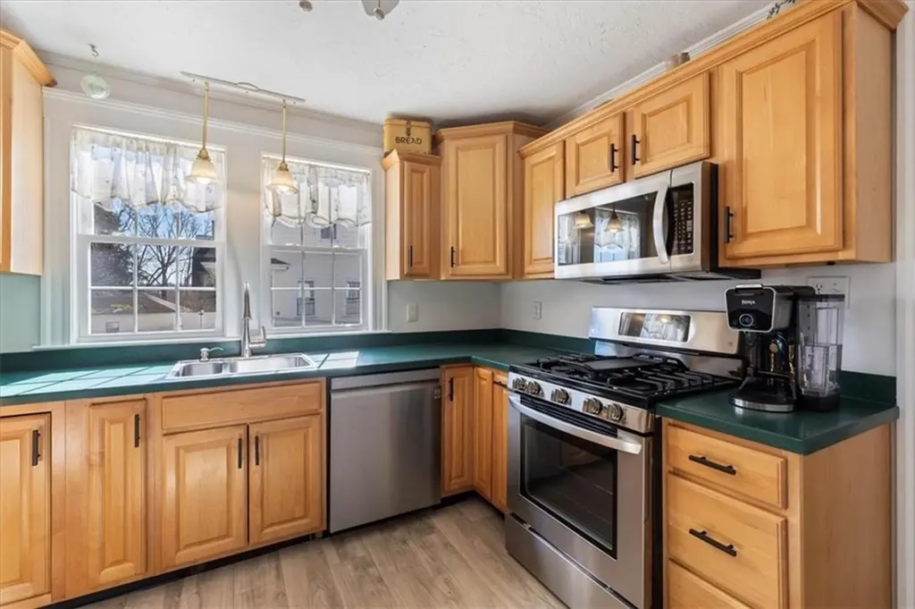 116 Glen Road Woonsocket RI 02895