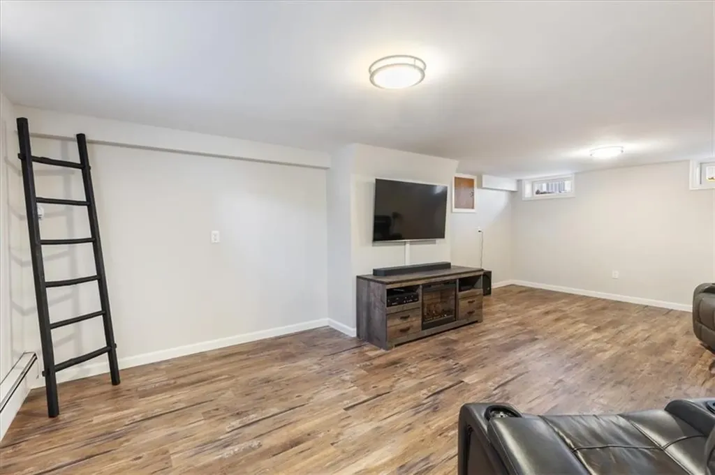 116 Glen Road Woonsocket RI 02895