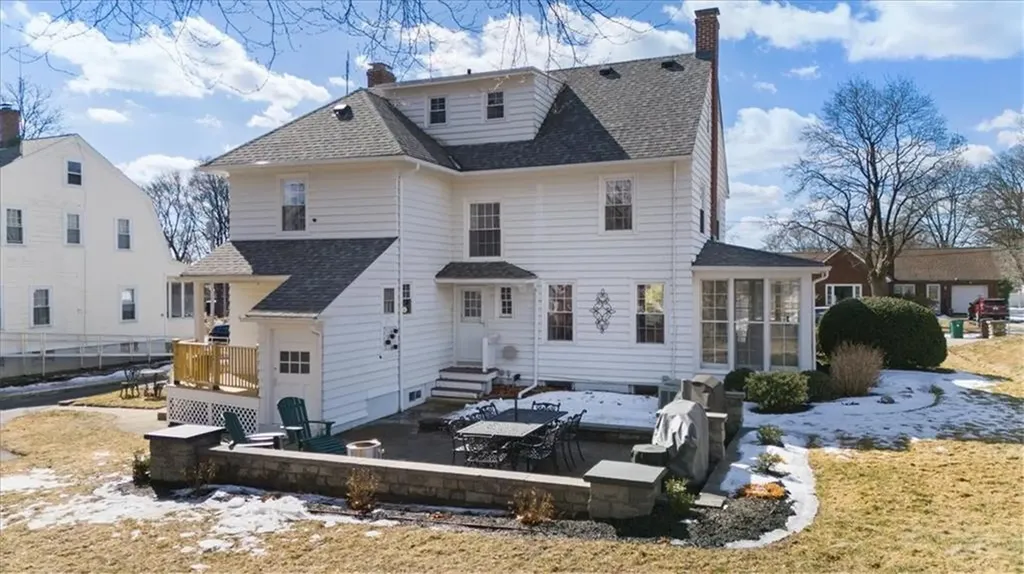 116 Glen Road Woonsocket RI 02895