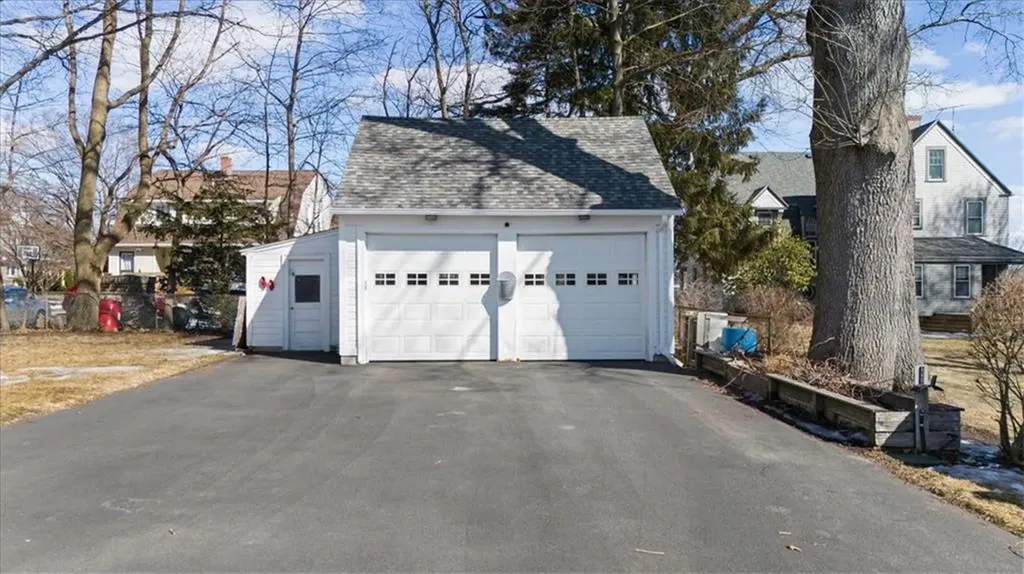 116 Glen Road Woonsocket RI 02895