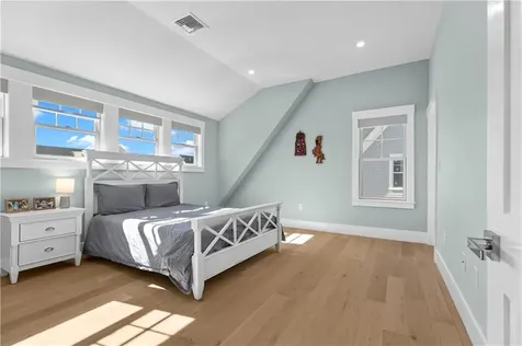 14 Portsmouth Lane Portsmouth RI 02871