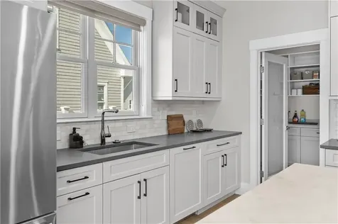 14 Portsmouth Lane Portsmouth RI 02871