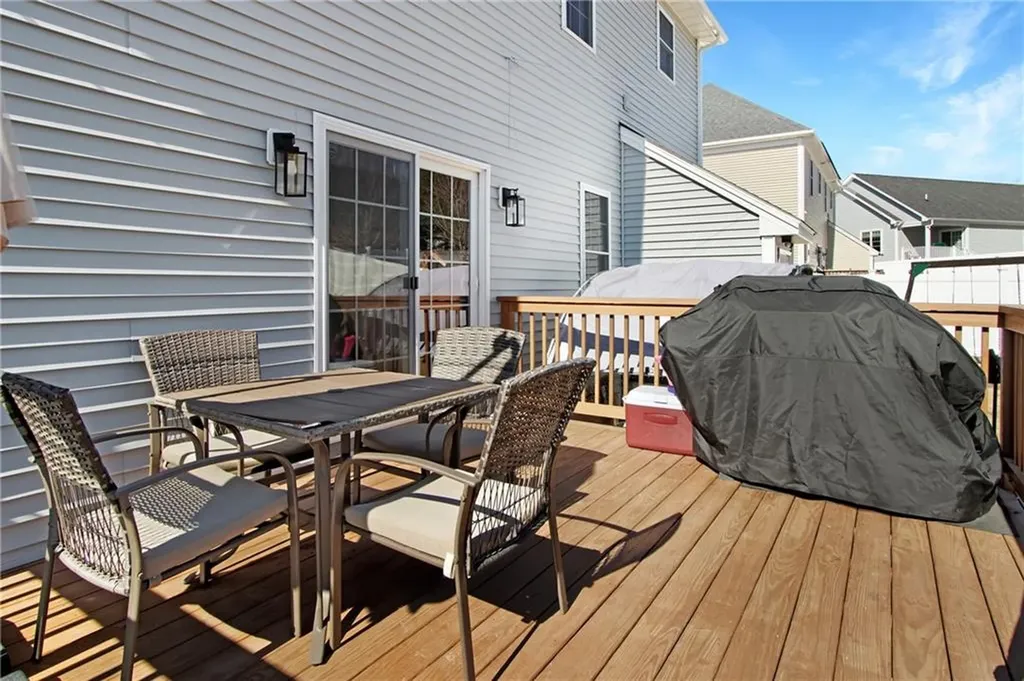 392 Louise Street Woonsocket RI 02895