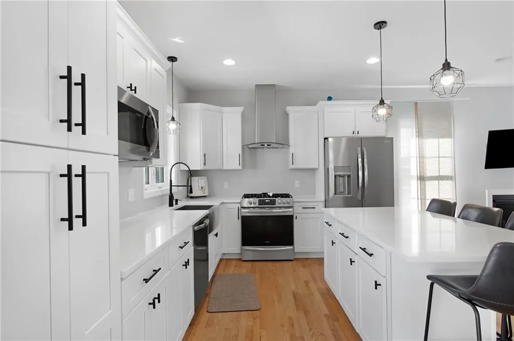 392 Louise Street Woonsocket RI 02895