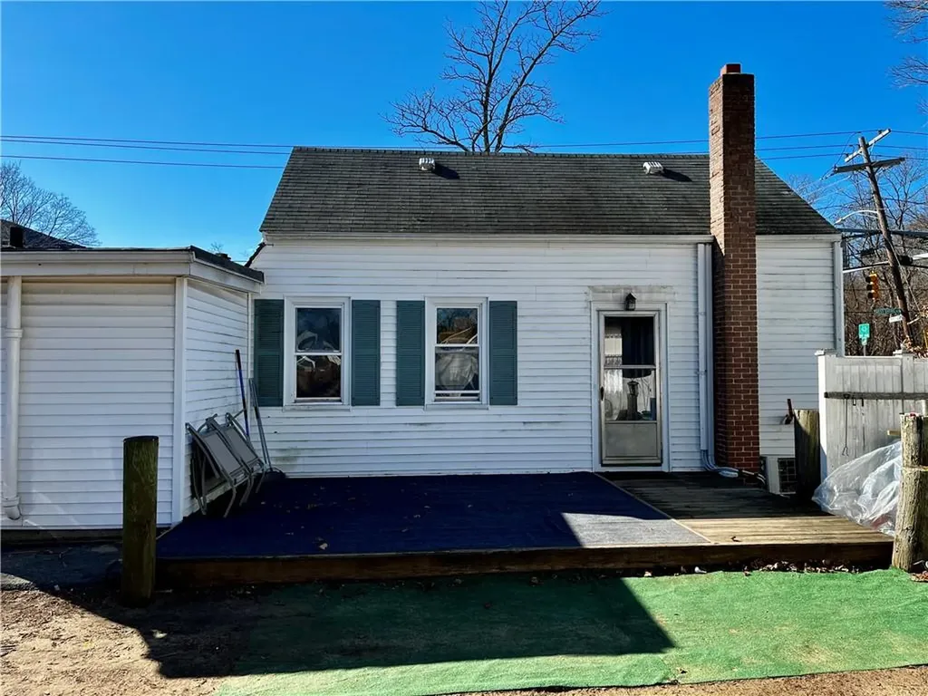 1508 West Shore Road Warwick RI 02886