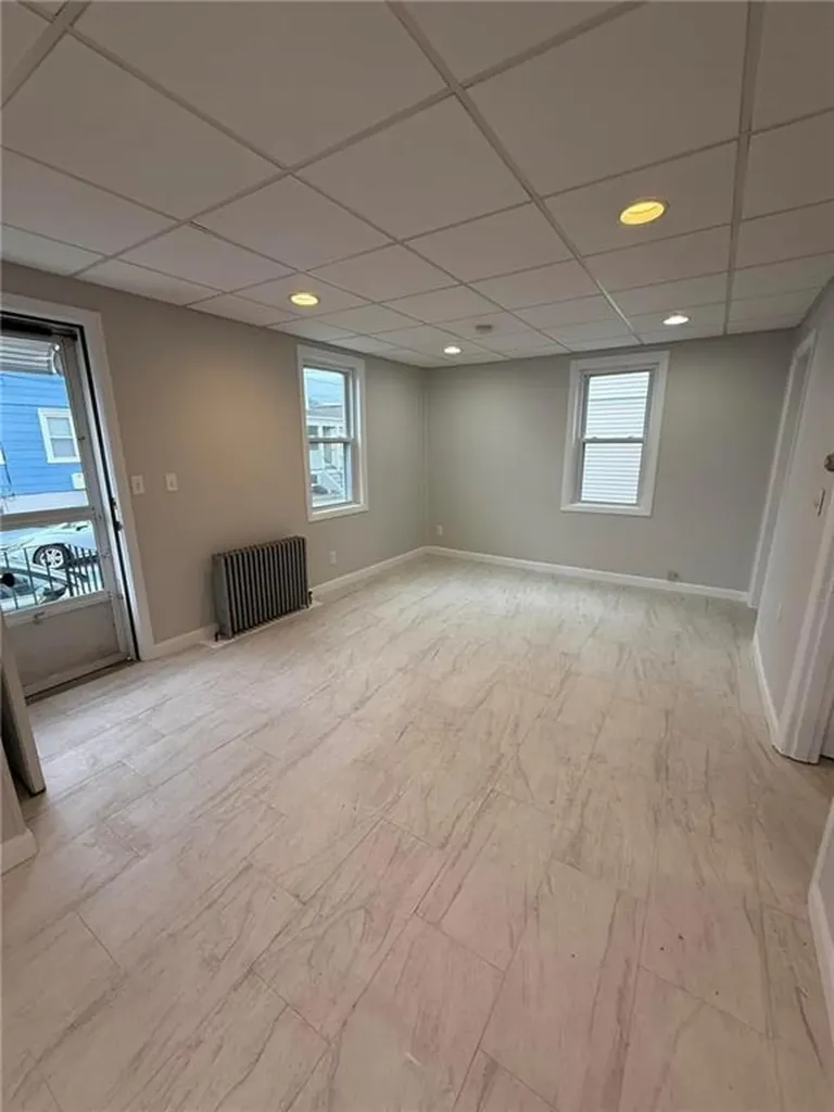 23 Yale Avenue Providence RI 02908