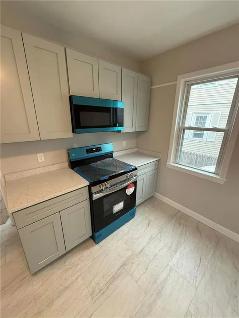 23 Yale Avenue Providence RI 02908