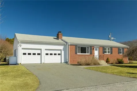 32 Evergreen Drive Portsmouth RI 02871