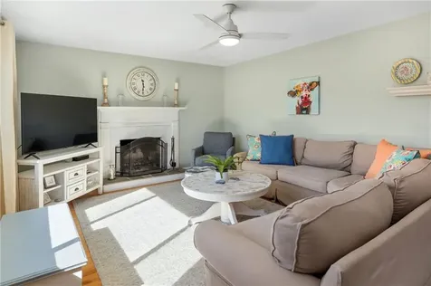 32 Evergreen Drive Portsmouth RI 02871