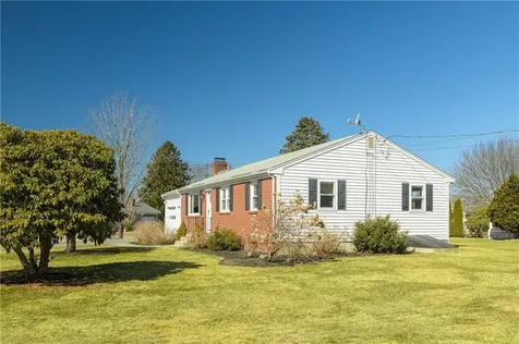32 Evergreen Drive Portsmouth RI 02871