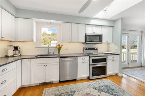 32 Evergreen Drive Portsmouth RI 02871