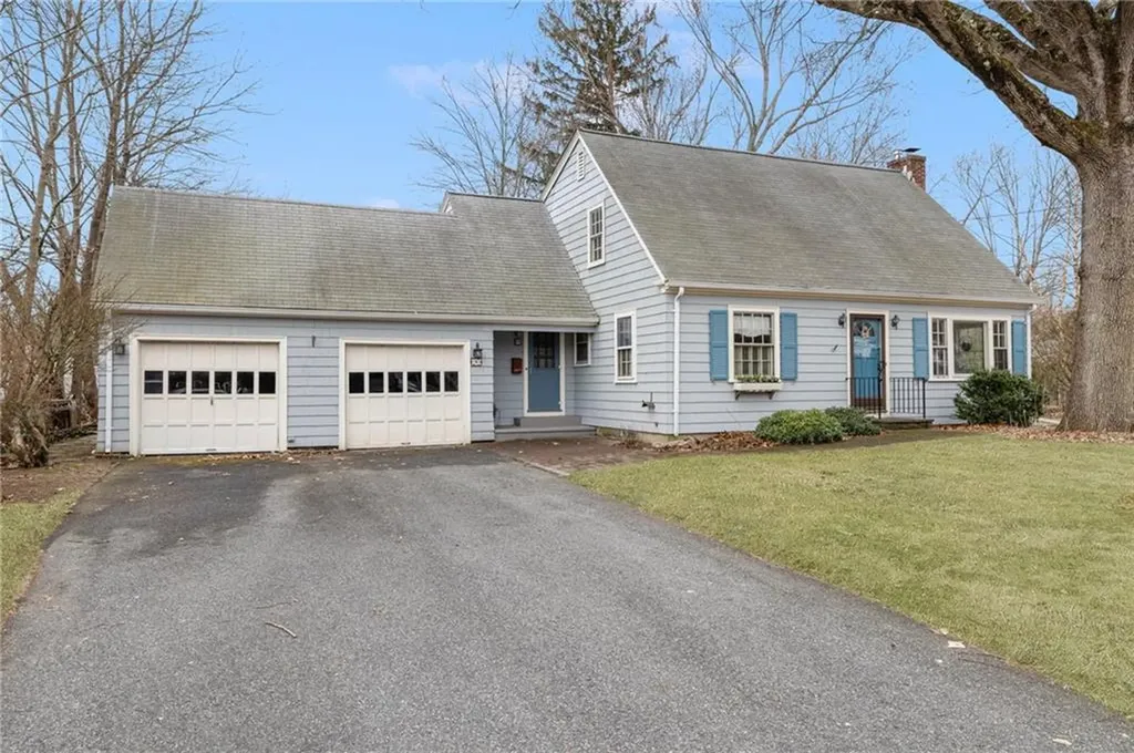 25 Edgewood Drive Barrington RI 02806