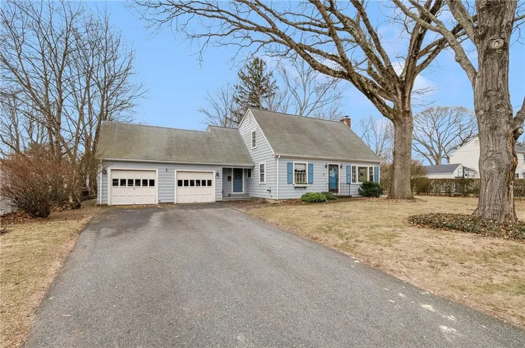 25 Edgewood Drive Barrington RI 02806