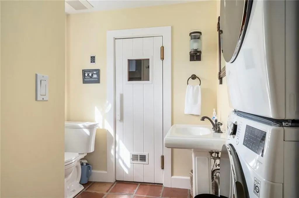 78 East Orchard Avenue Providence RI 02906