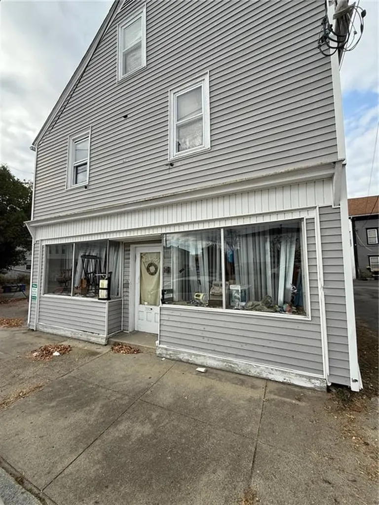 190 Arnold Street Woonsocket RI 02895