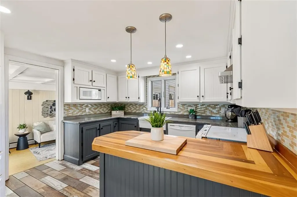20 Highview Avenue Barrington RI 02806