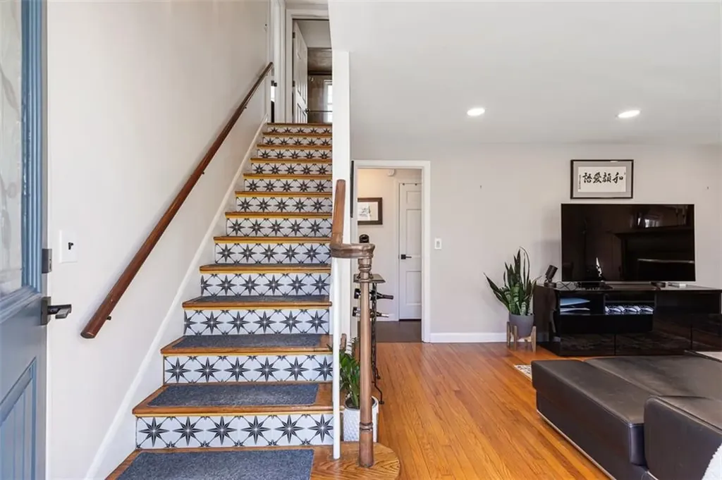 20 Highview Avenue Barrington RI 02806