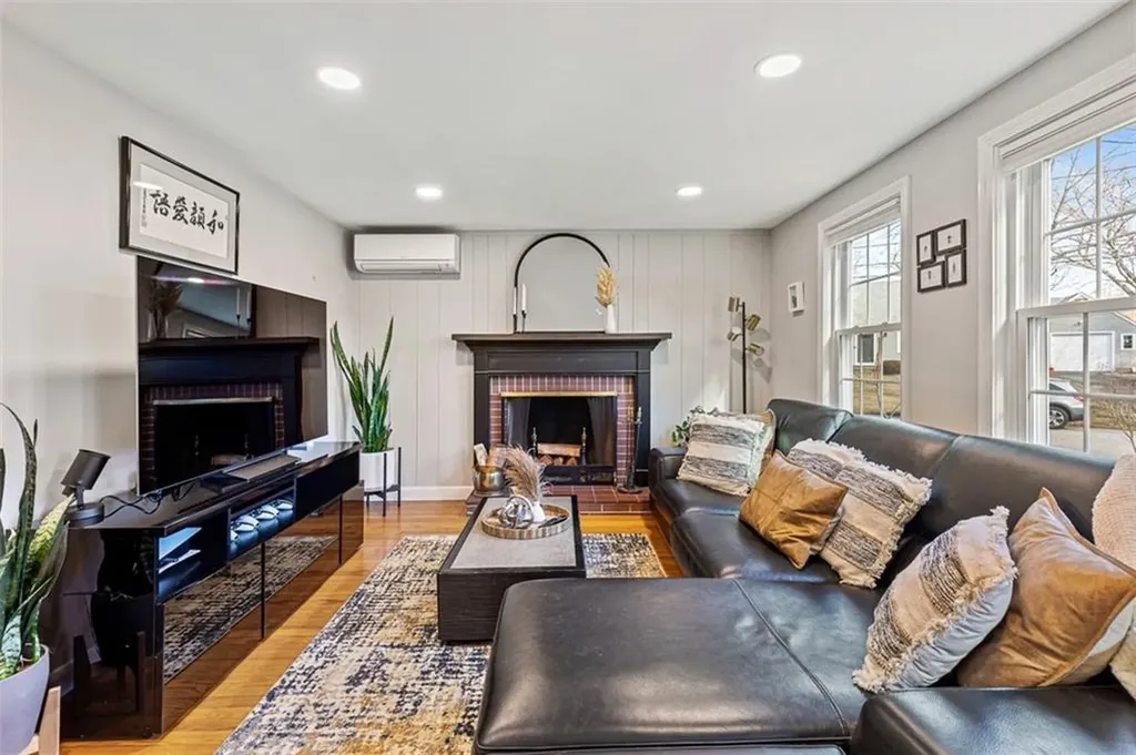 20 Highview Avenue Barrington RI 02806