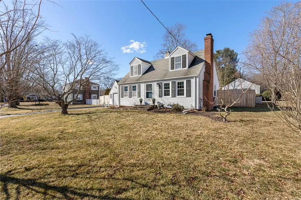 20 Highview Avenue Barrington RI 02806