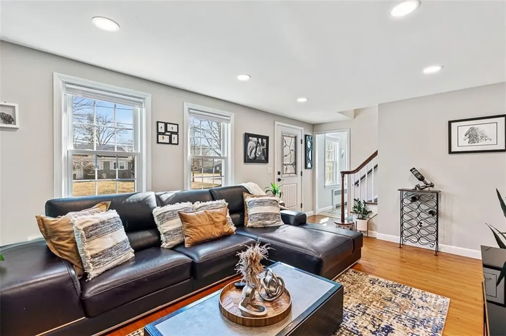 20 Highview Avenue Barrington RI 02806