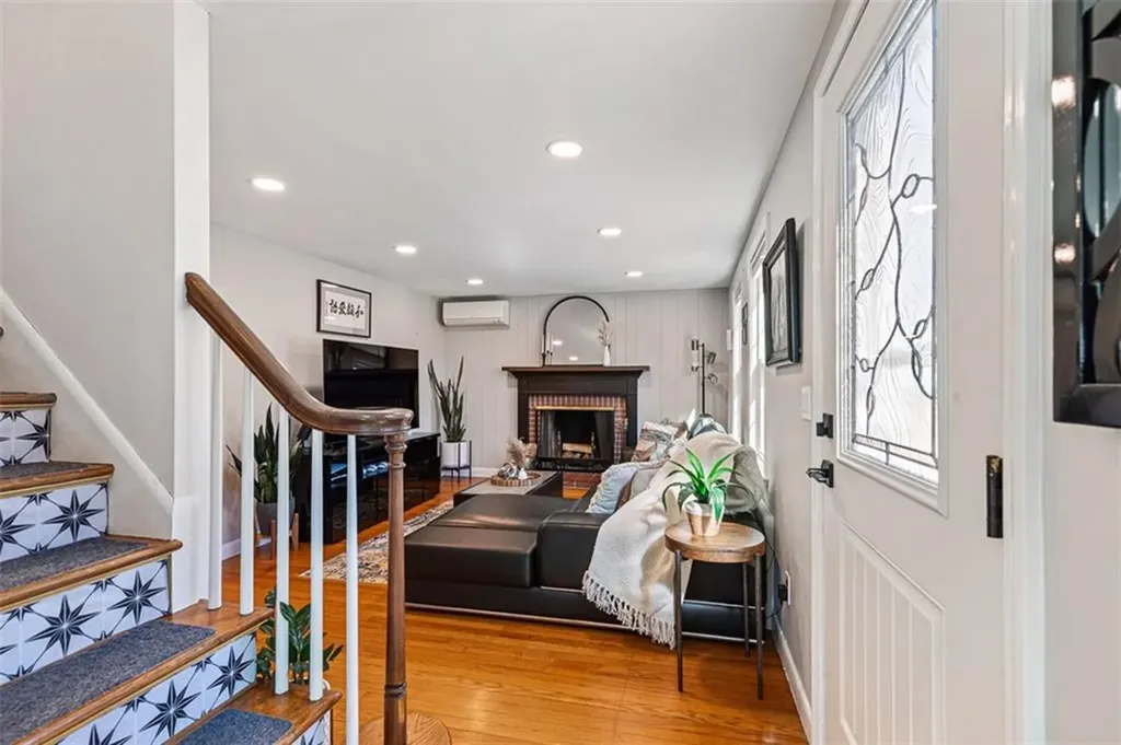 20 Highview Avenue Barrington RI 02806
