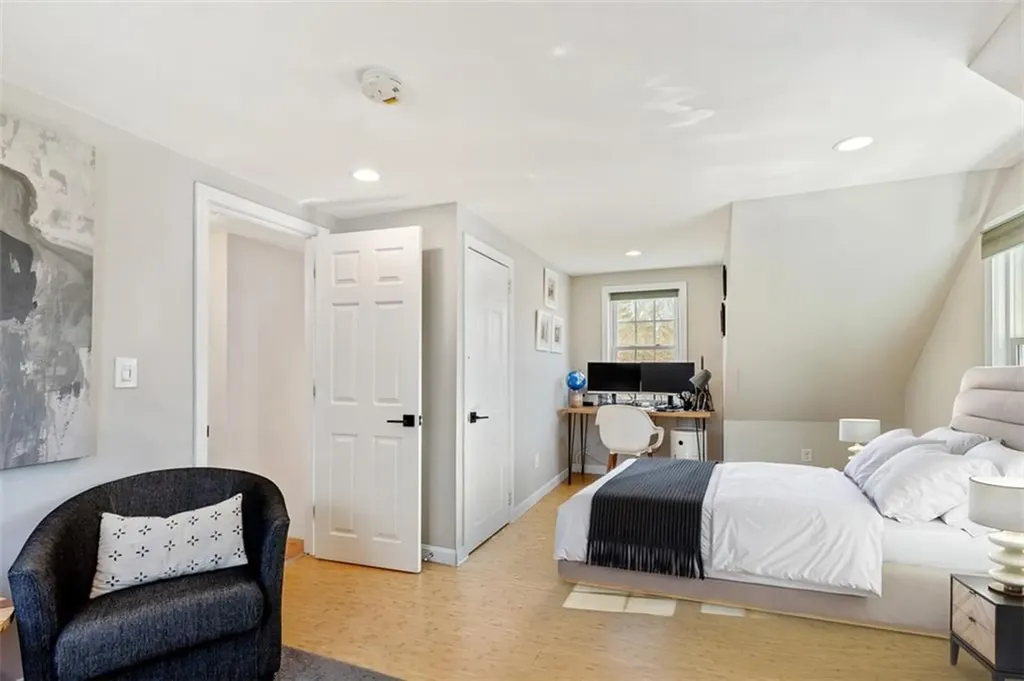 20 Highview Avenue Barrington RI 02806