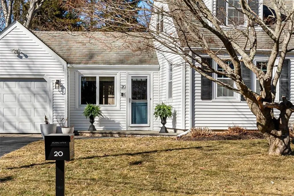 20 Highview Avenue Barrington RI 02806